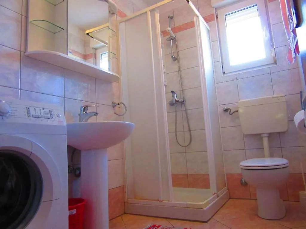 Apartment In Pula With Terrace, Air Conditioning, Wifi, Washing Machine 633-1