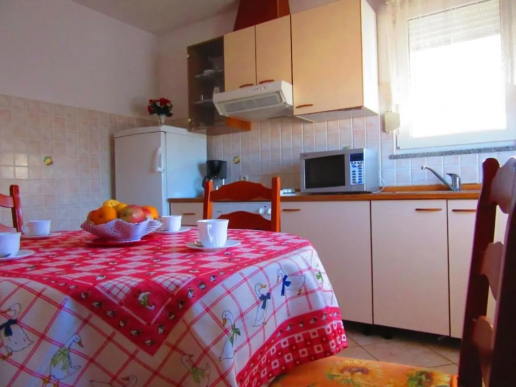 Apartment In Pula With Terrace, Air Conditioning, Wifi, Washing Machine 633-1
