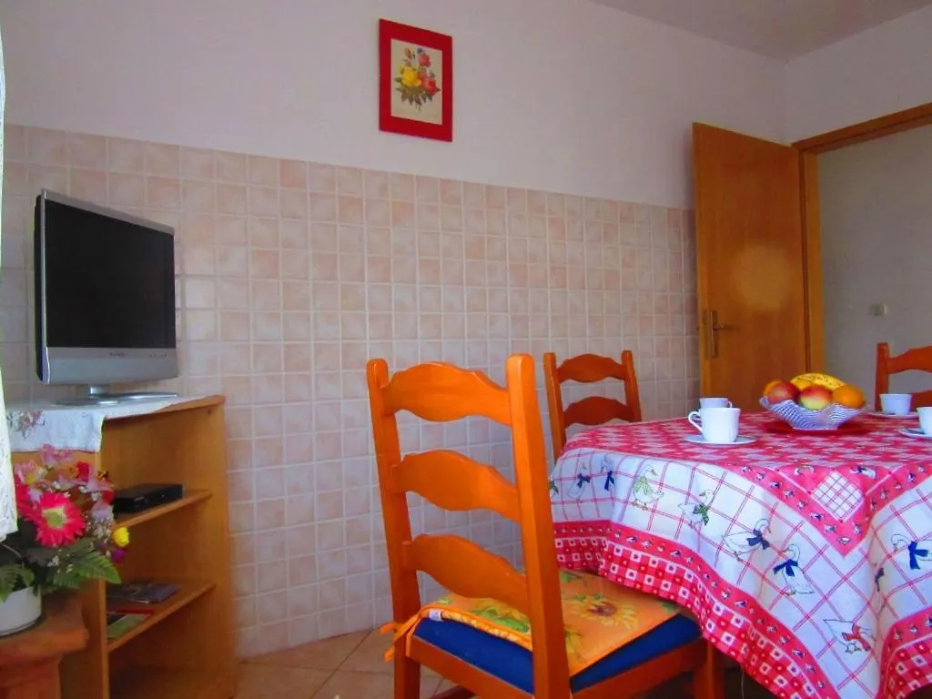 Apartment In Pula With Terrace, Air Conditioning, Wifi, Washing Machine 633-1