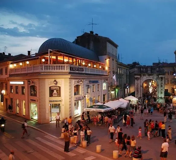 Apartment In Pula With Terrace, Air Conditioning, Wifi, Washing Machine 633-1