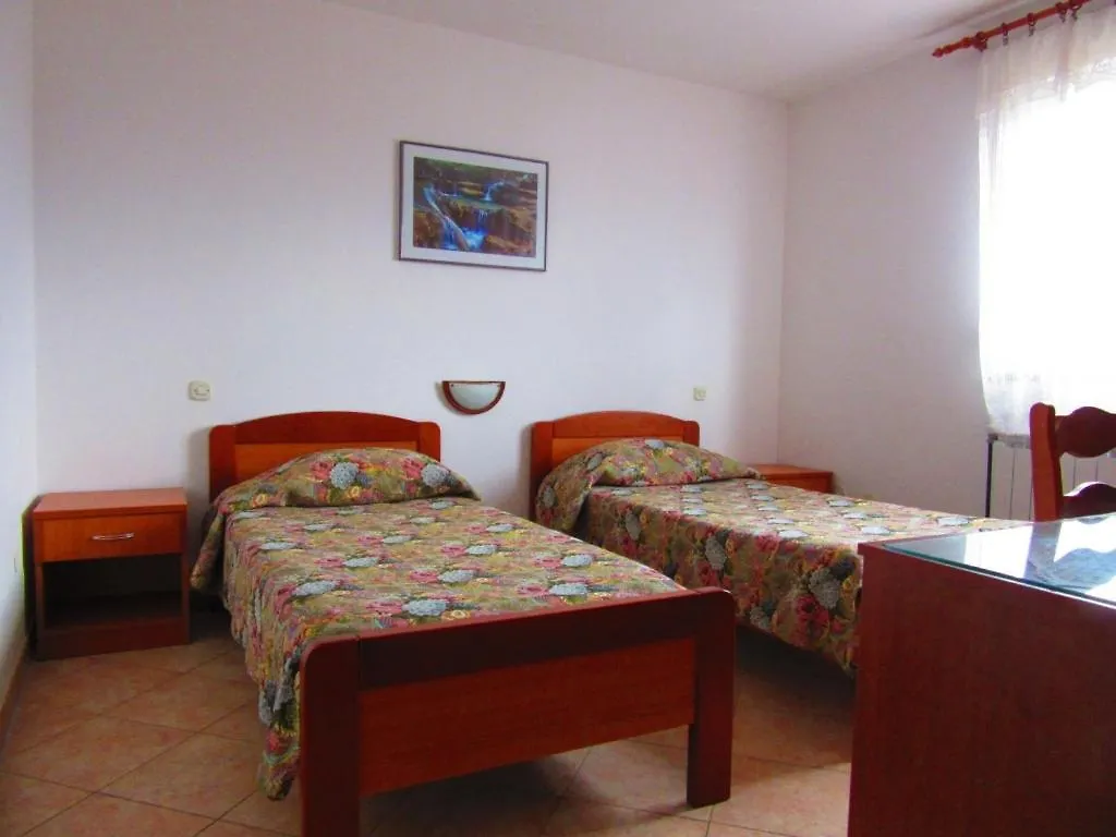 Apartment In Pula With Terrace, Air Conditioning, Wifi, Washing Machine 633-1
