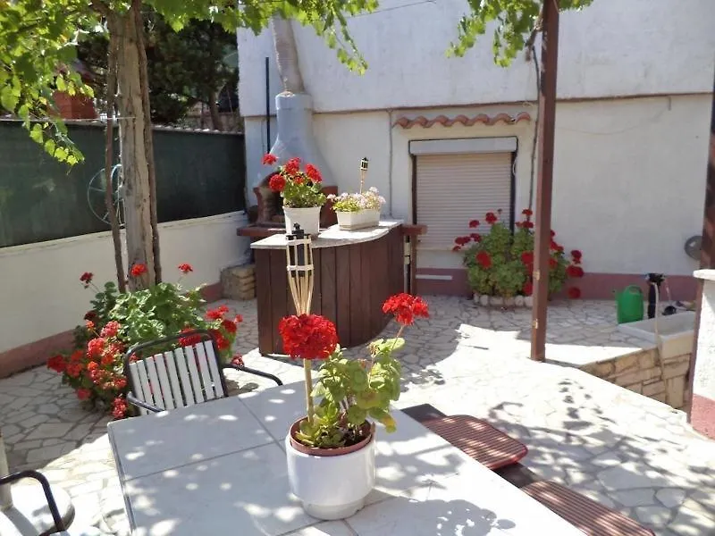 Apartment In Pula With Terrace, Air Conditioning, Wifi, Washing Machine 633-1 Croatie